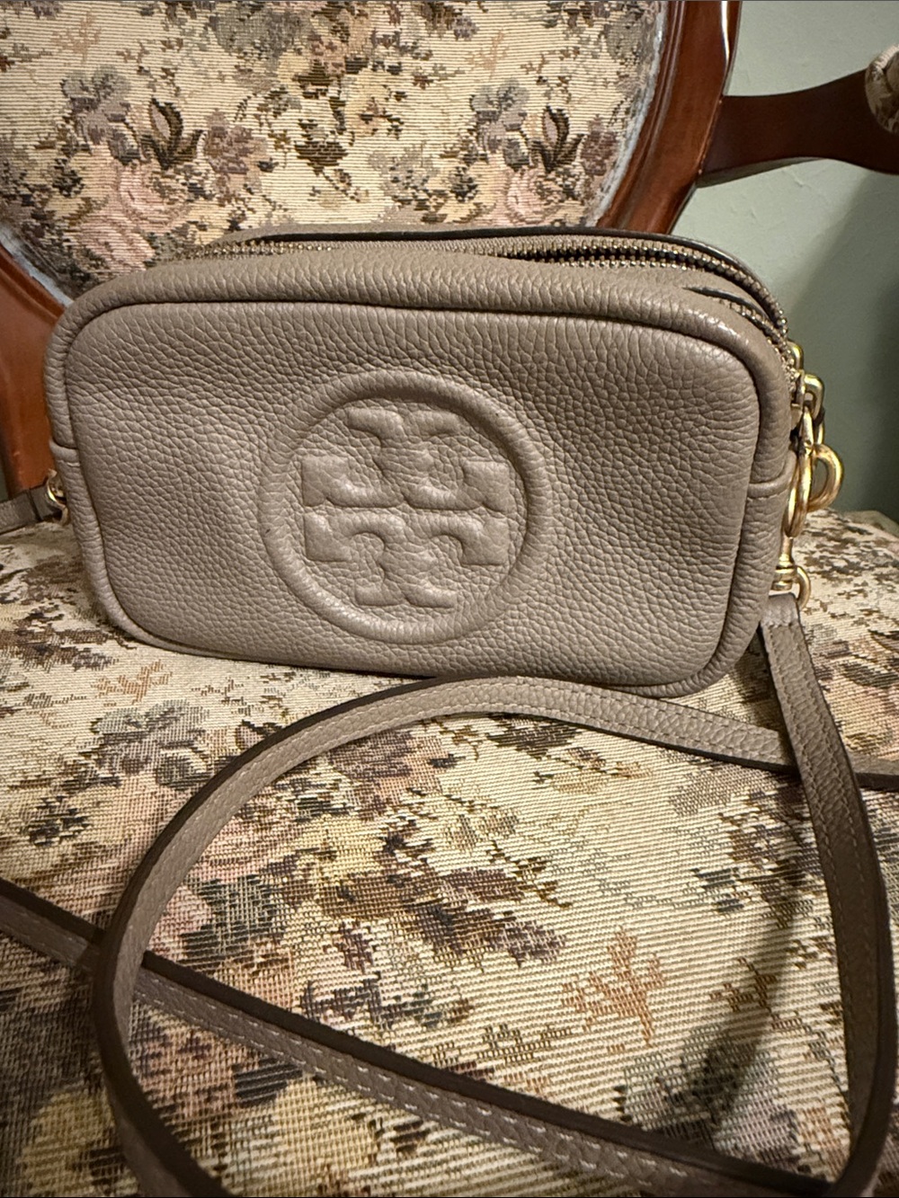 Tory Burch Taupe bombe Pebbled Leather Double-Zip Crossbody